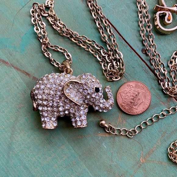 Lucky ELEPHANT'S  - Two Cute Sweet Elephant Necklace - Crystal & Enameled - Picture 2 of 7
